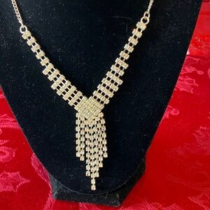 Dazzling silver Necklace with Intricate Design